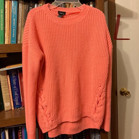 Sweater - Picture 1 of 1